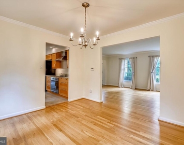 11200 Powder Horn Drive - Photo Thumbnail 12