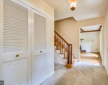 11200 Powder Horn Drive - Photo Thumbnail 17