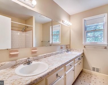 11200 Powder Horn Drive - Photo Thumbnail 22