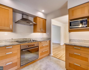 11200 Powder Horn Drive - Photo Thumbnail 3