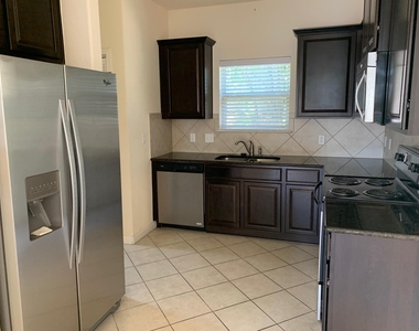 5805 Loblolly Ln - Photo Thumbnail 3