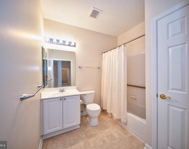 712 Kings Path - Photo Thumbnail 24