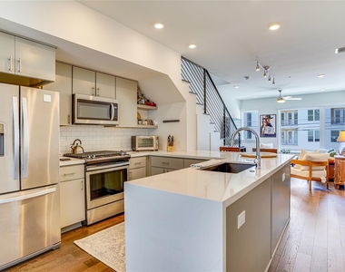 2002 E 7th St - Photo Thumbnail 2
