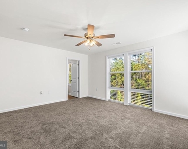 900 Gilbert Road - Photo Thumbnail 14