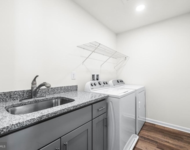 900 Gilbert Road - Photo Thumbnail 22