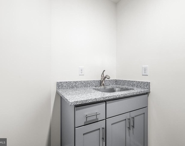 900 Gilbert Road - Photo Thumbnail 21