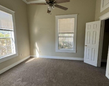 302 S Burleson St - Photo Thumbnail 15