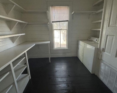 302 S Burleson St - Photo Thumbnail 9