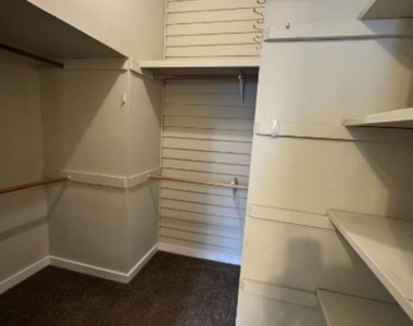 302 S Burleson St - Photo Thumbnail 6