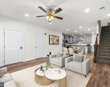 900 Gilbert Road - Photo Thumbnail 3