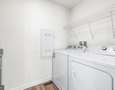 900 Gilbert Road - Photo Thumbnail 20