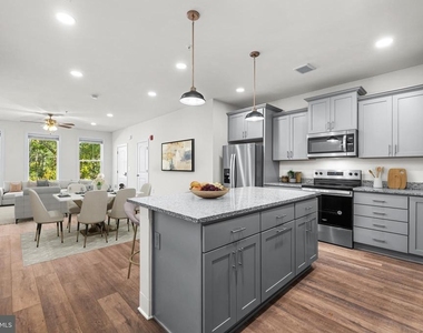 900 Gilbert Road - Photo Thumbnail 6