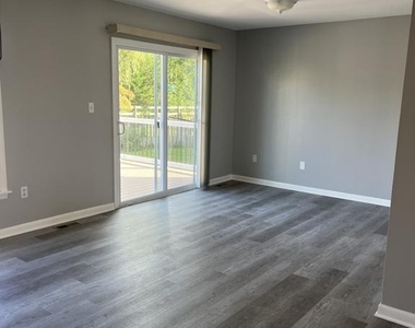 809 W Farrow Court - Photo Thumbnail 5