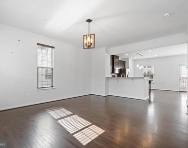 6252 Alexa Street - Photo Thumbnail 3