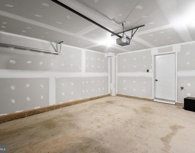 6252 Alexa Street - Photo Thumbnail 33