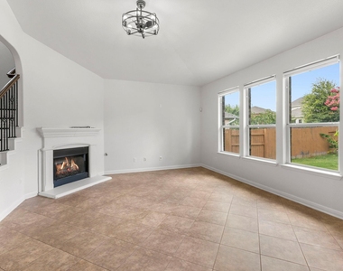 18613 Falcon Pointe Blvd - Photo Thumbnail 23