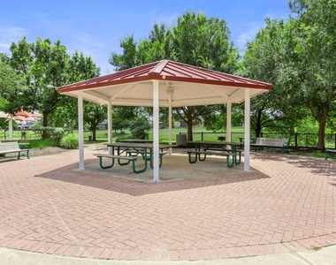 18613 Falcon Pointe Blvd - Photo Thumbnail 28