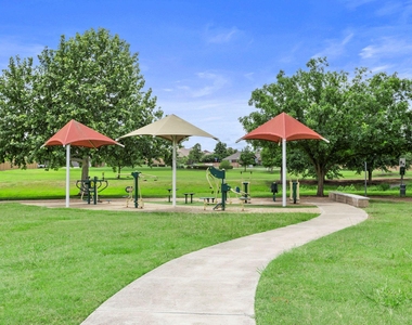 18613 Falcon Pointe Blvd - Photo Thumbnail 29