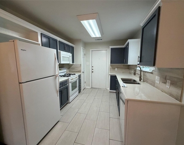 2306 Stirrup Dr - Photo Thumbnail 3