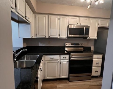 808 Stratford Way - Photo Thumbnail 27