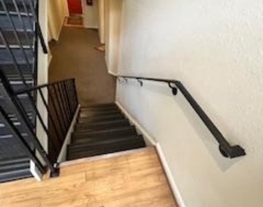 808 Stratford Way - Photo Thumbnail 3
