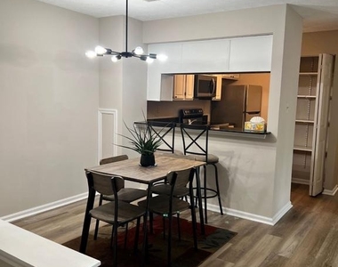 808 Stratford Way - Photo Thumbnail 3