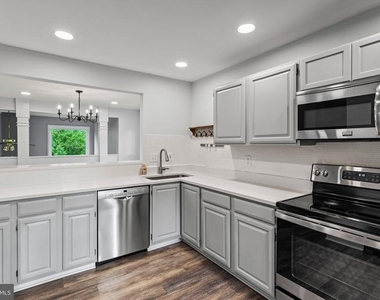 6608 E Beach Drive - Photo Thumbnail 9