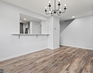6608 E Beach Drive - Photo Thumbnail 10