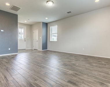 17324 Brittle Ln - Photo Thumbnail 5