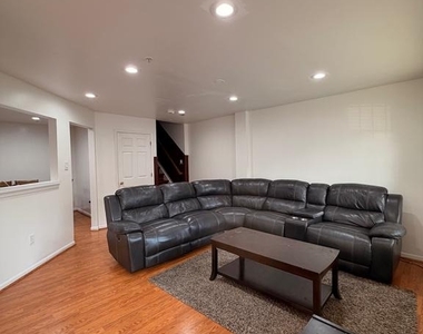 5707 Duke Court - Photo Thumbnail 2