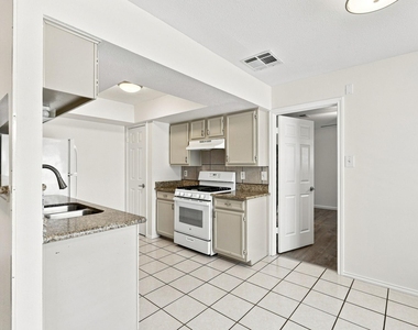 615 Luther Dr - Photo Thumbnail 5