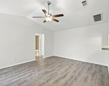 615 Luther Dr - Photo Thumbnail 3