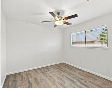 615 Luther Dr - Photo Thumbnail 11