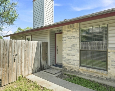 615 Luther Dr - Photo Thumbnail 1