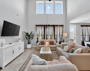 6312 Empresa Dr - Photo Thumbnail 10
