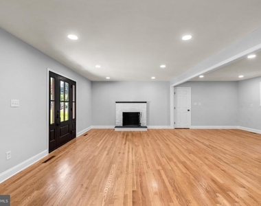 14906 Dunstan Lane - Photo Thumbnail 5