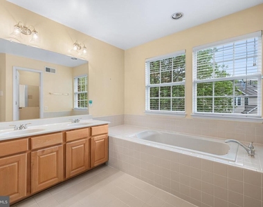 530 Limerick Circle - Photo Thumbnail 20