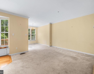 530 Limerick Circle - Photo Thumbnail 8