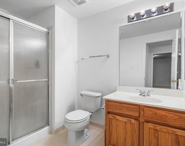 530 Limerick Circle - Photo Thumbnail 25