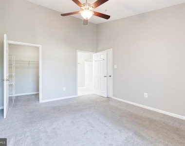 3021 Hunting Ridge Drive - Photo Thumbnail 12