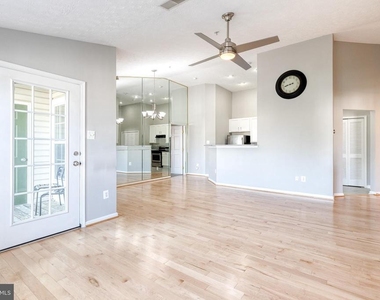 3021 Hunting Ridge Drive - Photo Thumbnail 2