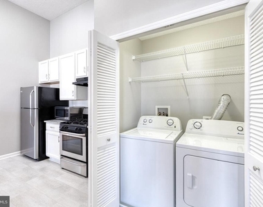 3021 Hunting Ridge Drive - Photo Thumbnail 9