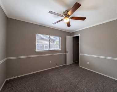 13004 Campos Dr - Photo Thumbnail 24