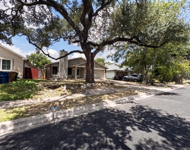 13004 Campos Dr - Photo Thumbnail 2