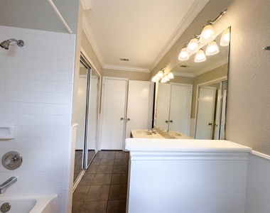 13004 Campos Dr - Photo Thumbnail 15