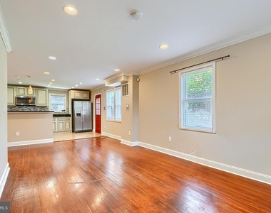 6110 Everall Avenue - Photo Thumbnail 5
