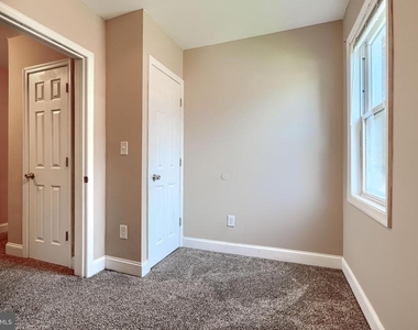 6110 Everall Avenue - Photo Thumbnail 14