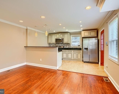 6110 Everall Avenue - Photo Thumbnail 7
