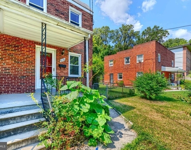 6110 Everall Avenue - Photo Thumbnail 1
