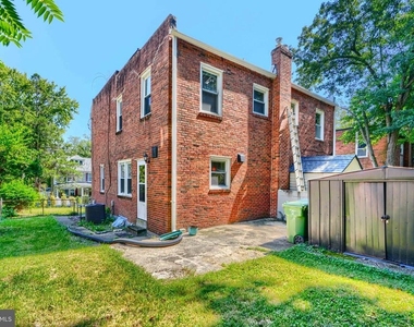 6110 Everall Avenue - Photo Thumbnail 4